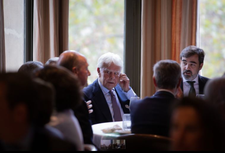 Felipe González, en el Círculo Ecuestre.